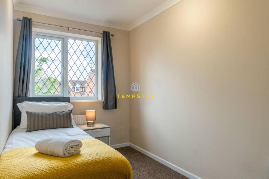 فيلا Cosy 2 Bed & Free Parking. Near Heathrow/Pinewood سلوف المظهر الخارجي الصورة