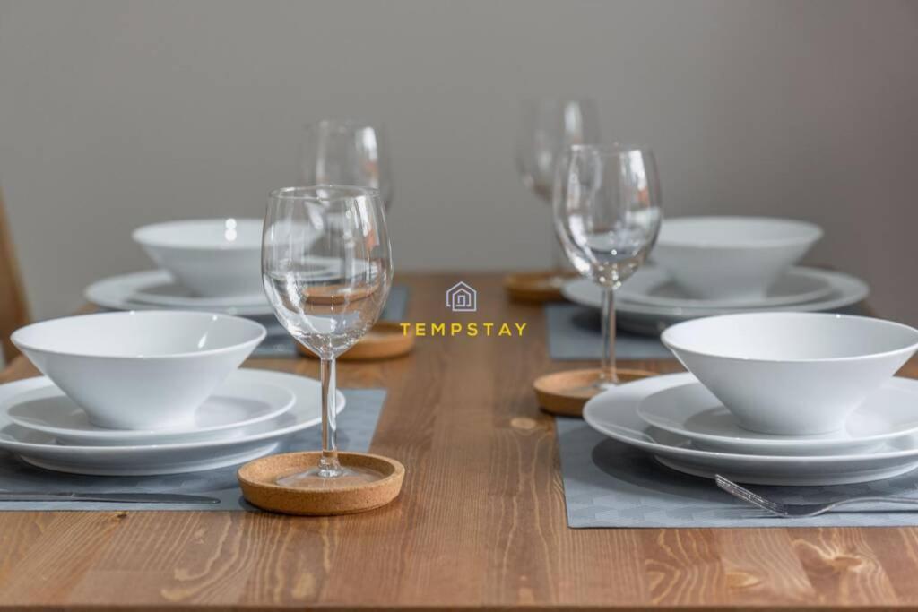 فيلا Cosy 2 Bed & Free Parking. Near Heathrow/Pinewood سلوف المظهر الخارجي الصورة